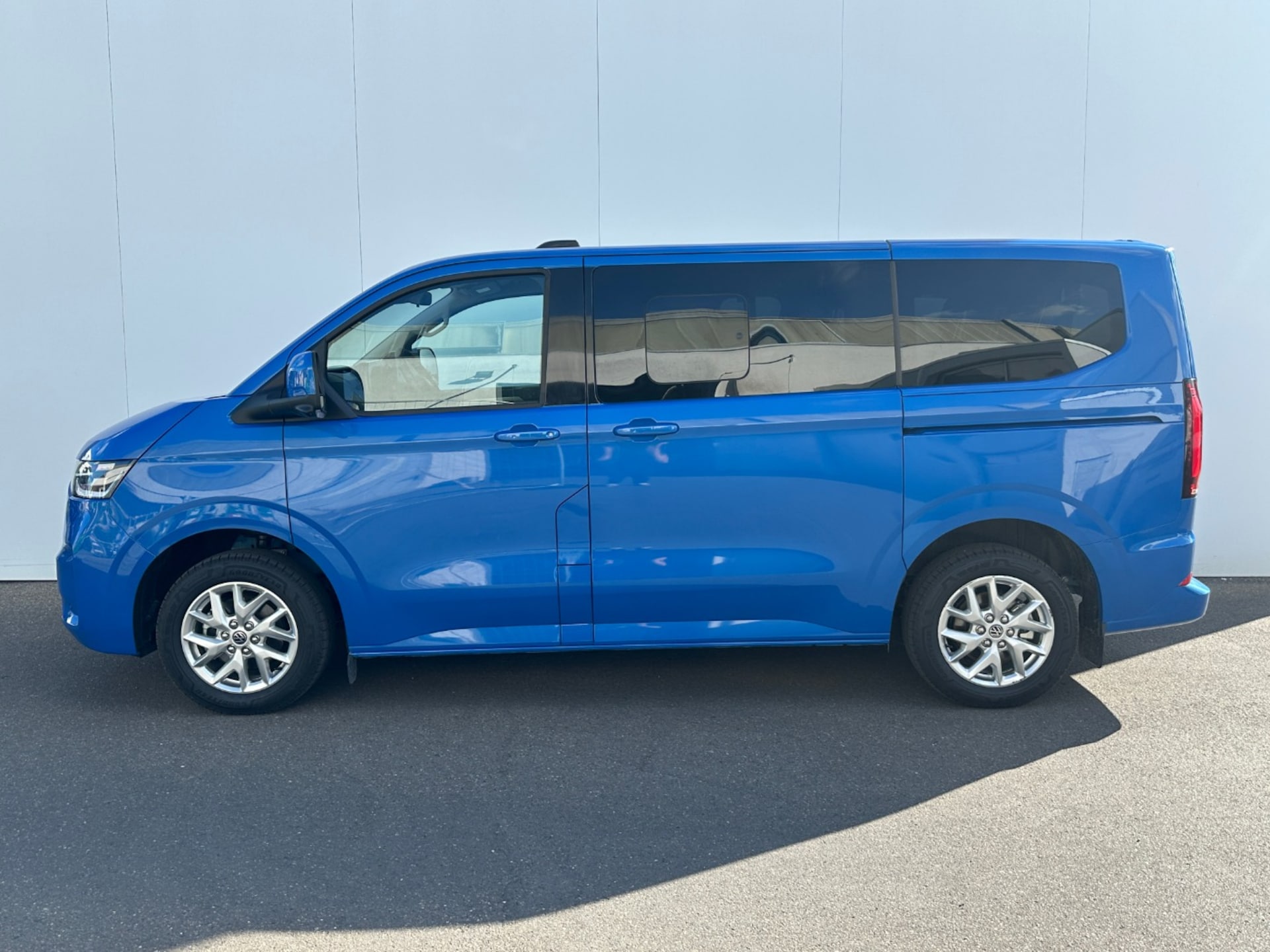 Volkswagen e-Caravelle Style