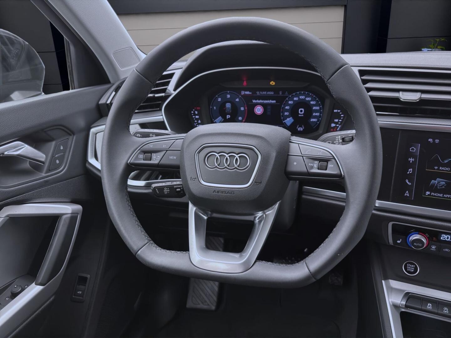 Bild über Audi Q3 TDI 110 kW S tronic - für weitere Informationen kontaktieren Sie den Audi Partner