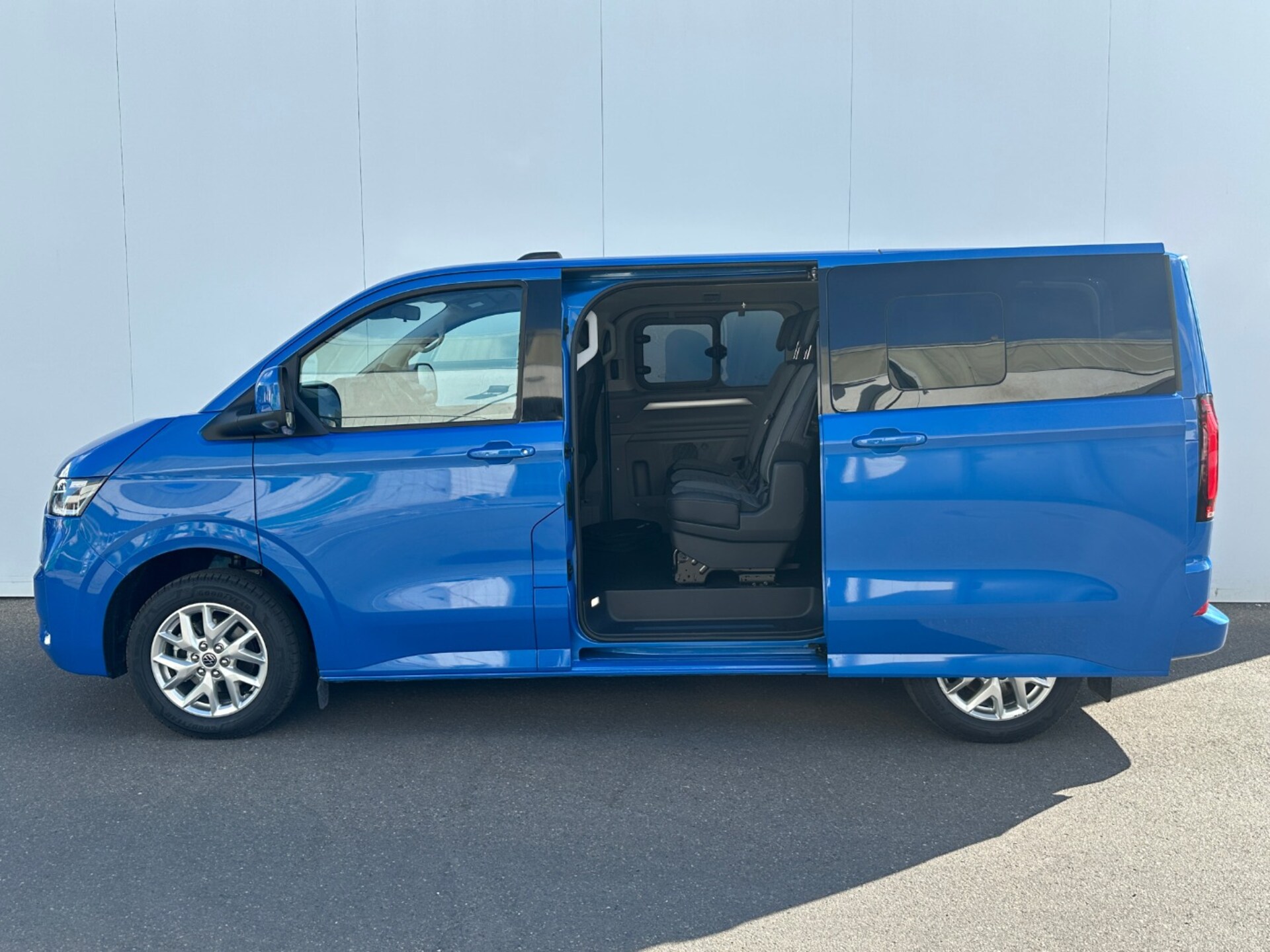 Volkswagen e-Caravelle Style