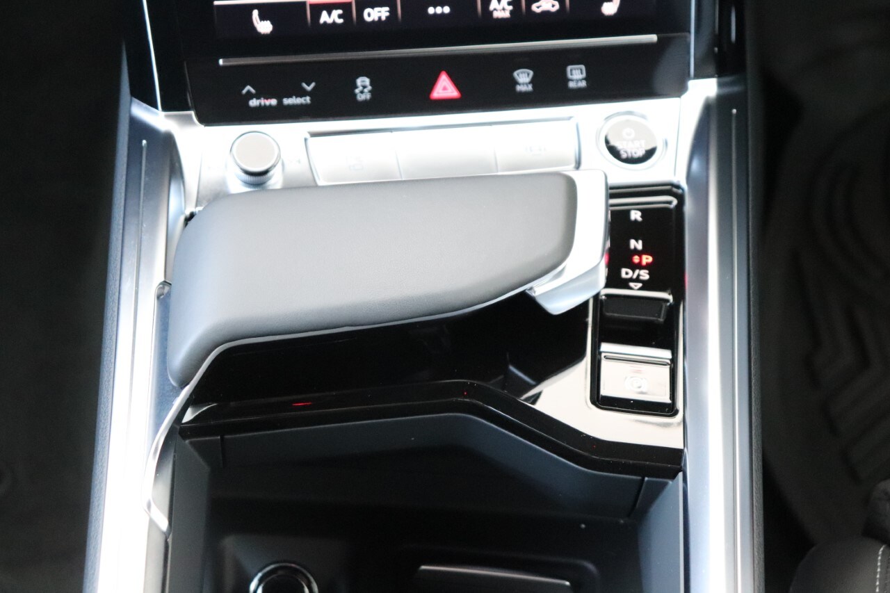 Image about Audi Q8 e-tron 55 e-tron S line