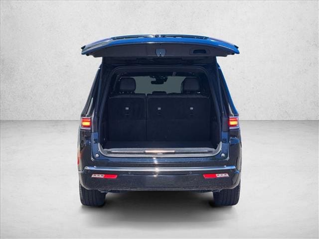 2022 Jeep Grand Wagoneer Series III