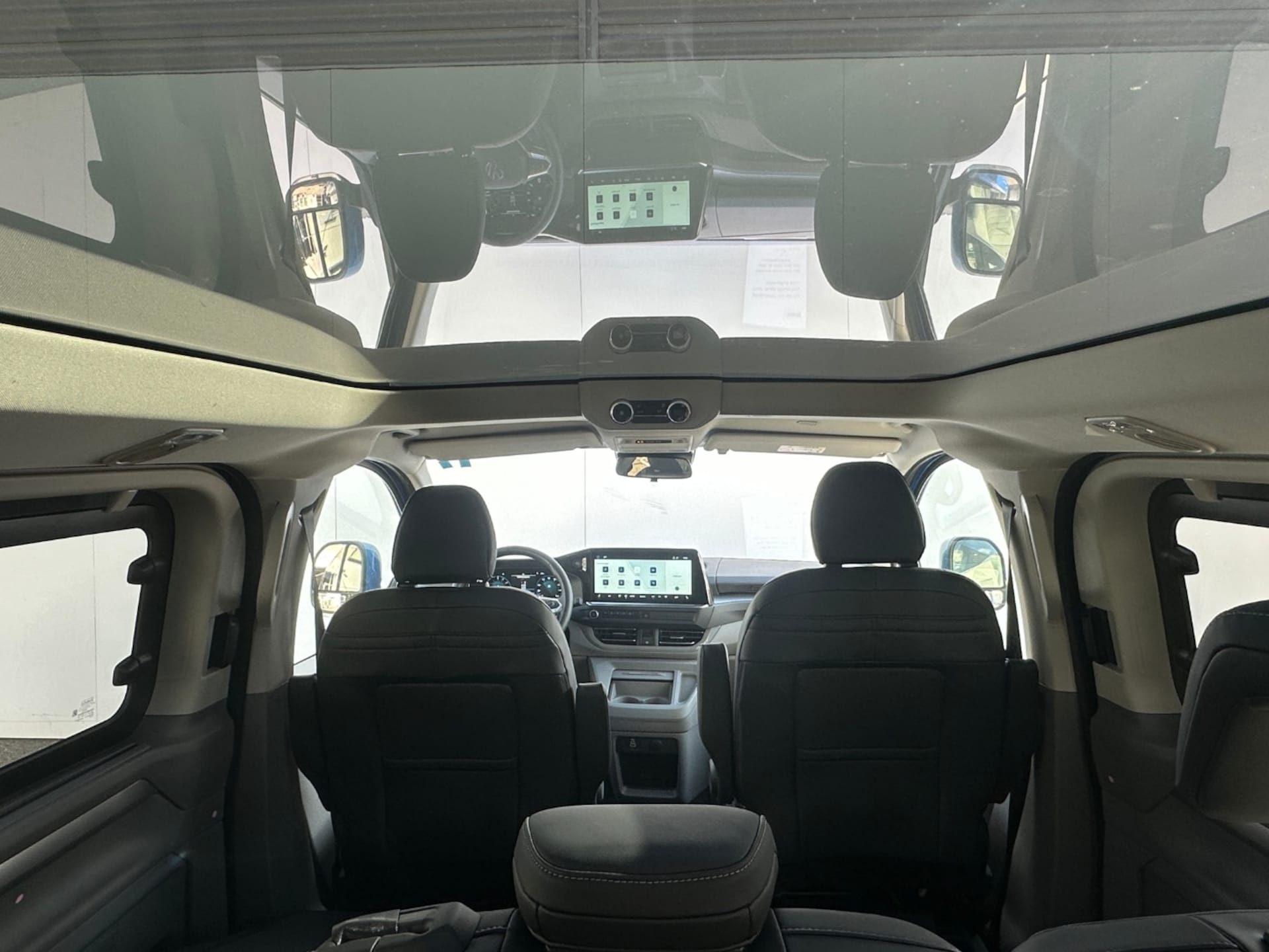 Volkswagen e-Caravelle Style