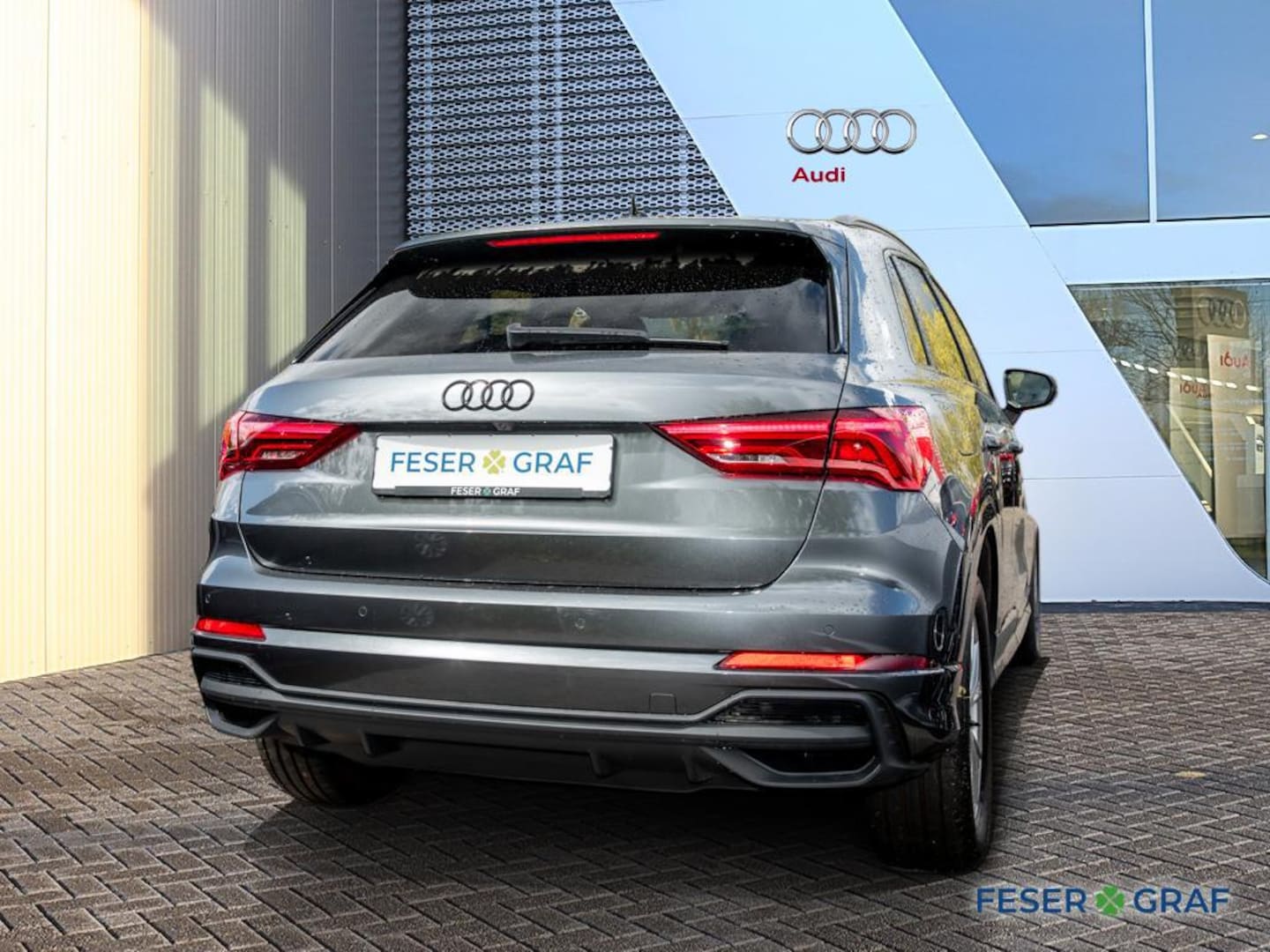 Bild über Audi Q3 S line 35 TFSI S tronic - für weitere Informationen kontaktieren Sie den Audi Partner