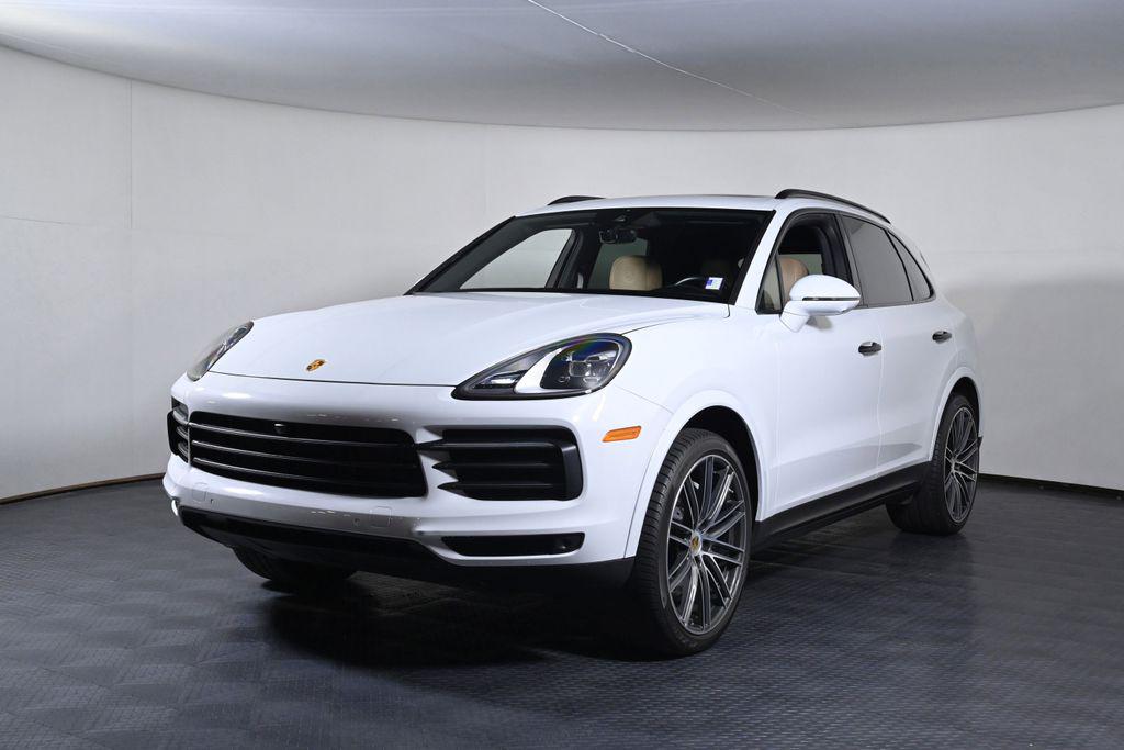 2023 Porsche Cayenne Platinum Edition's photo