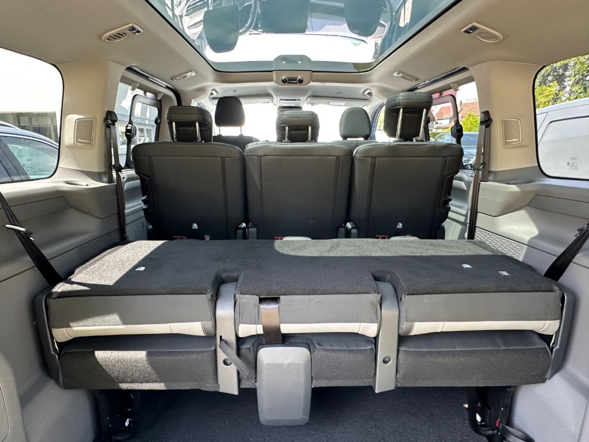 Volkswagen e-Caravelle Style