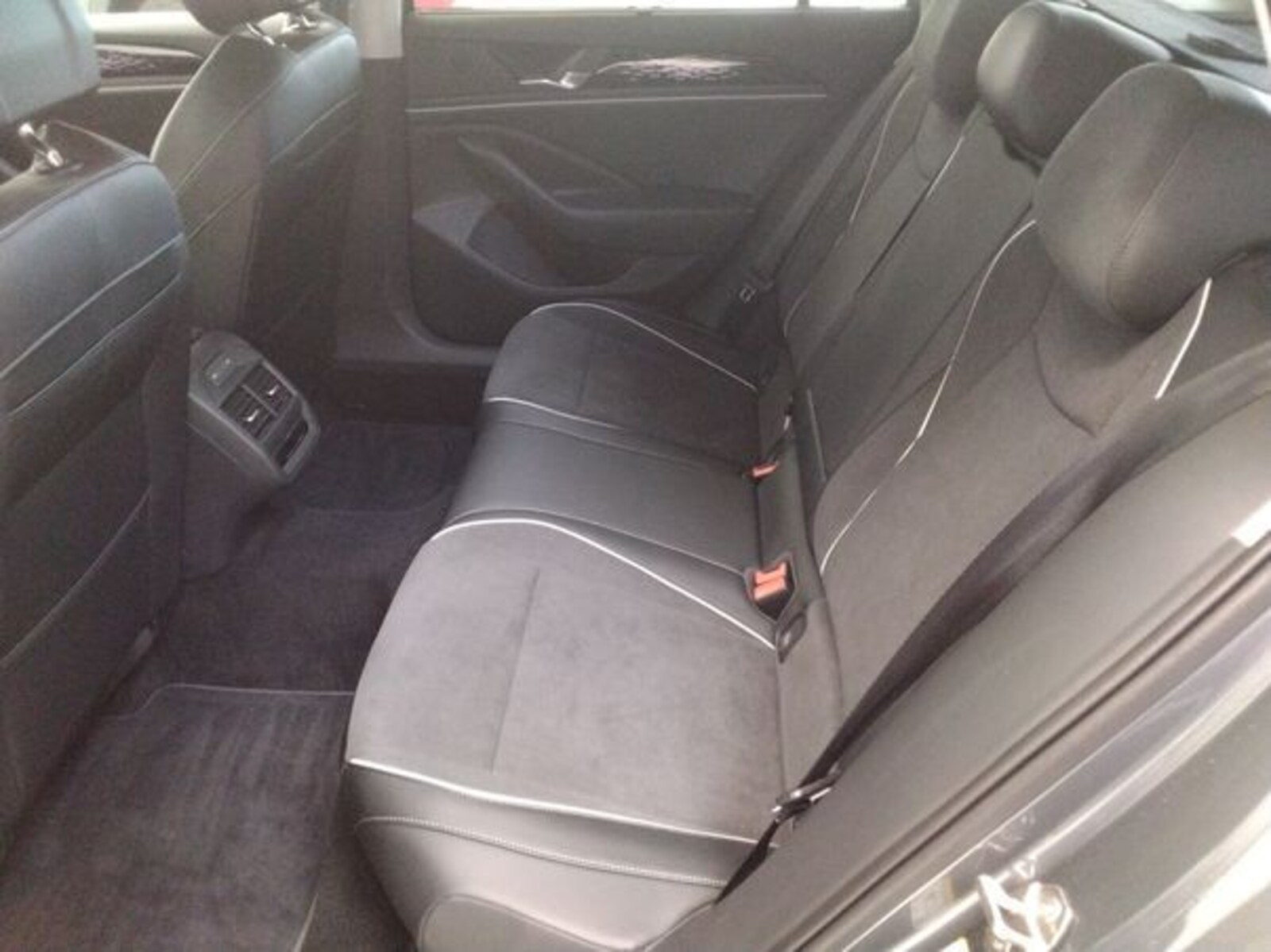 Volkswagen Passat – Bild 5