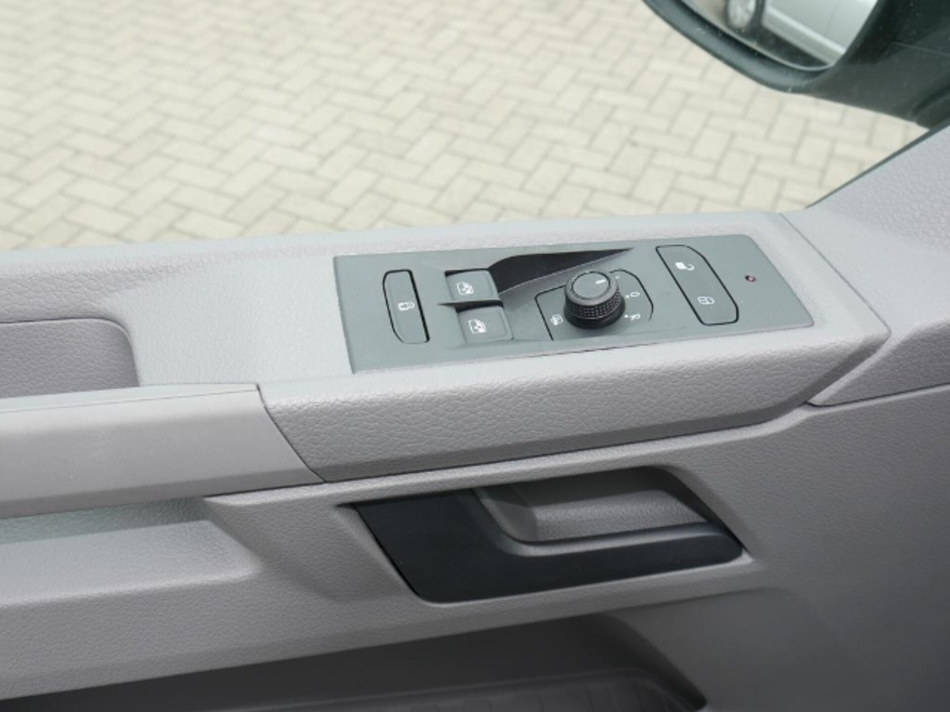 Volkswagen T6.1 Transporter Kombi langer Radstand