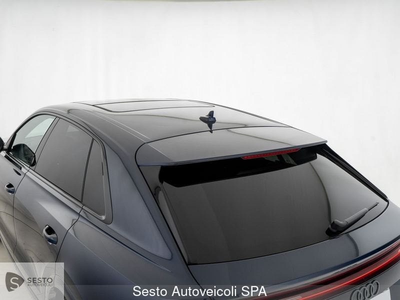 Immagine di Audi Q8 SUV S line edition 55 TFSI quattro 250 kW (340 CV) tiptronic - Vista: for more details contact your dealer