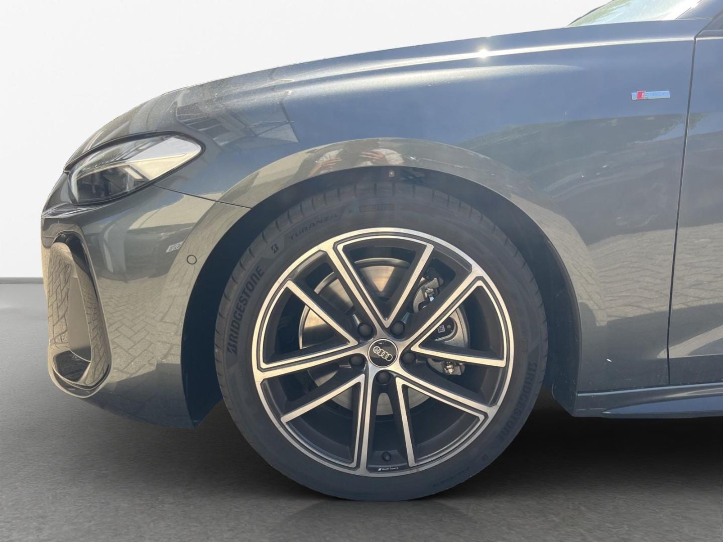 Bild über Audi A5 Avant TFSI quattro 150 kW S tronic - für weitere Informationen kontaktieren Sie den Audi Partner