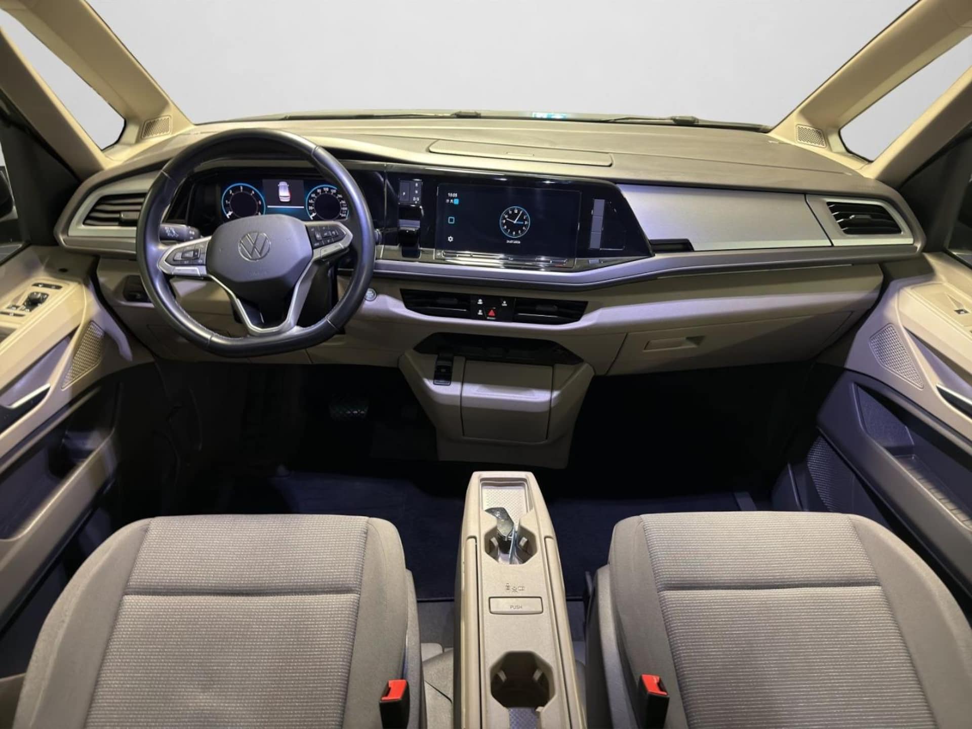 Volkswagen Multivan Langversion Basis-Modell