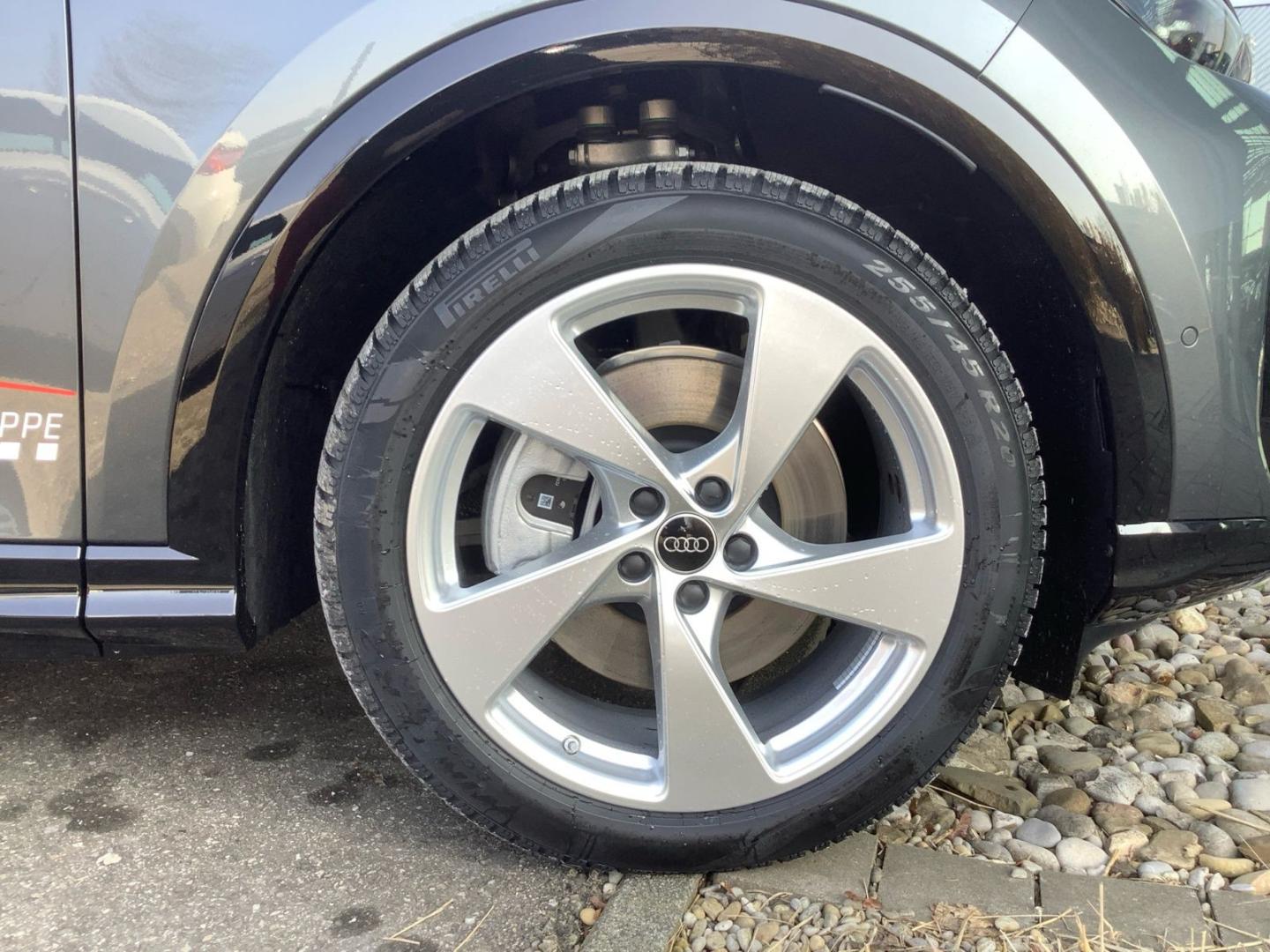 Image about Audi Q5 SUV TDI quattro 150 kW S tronic