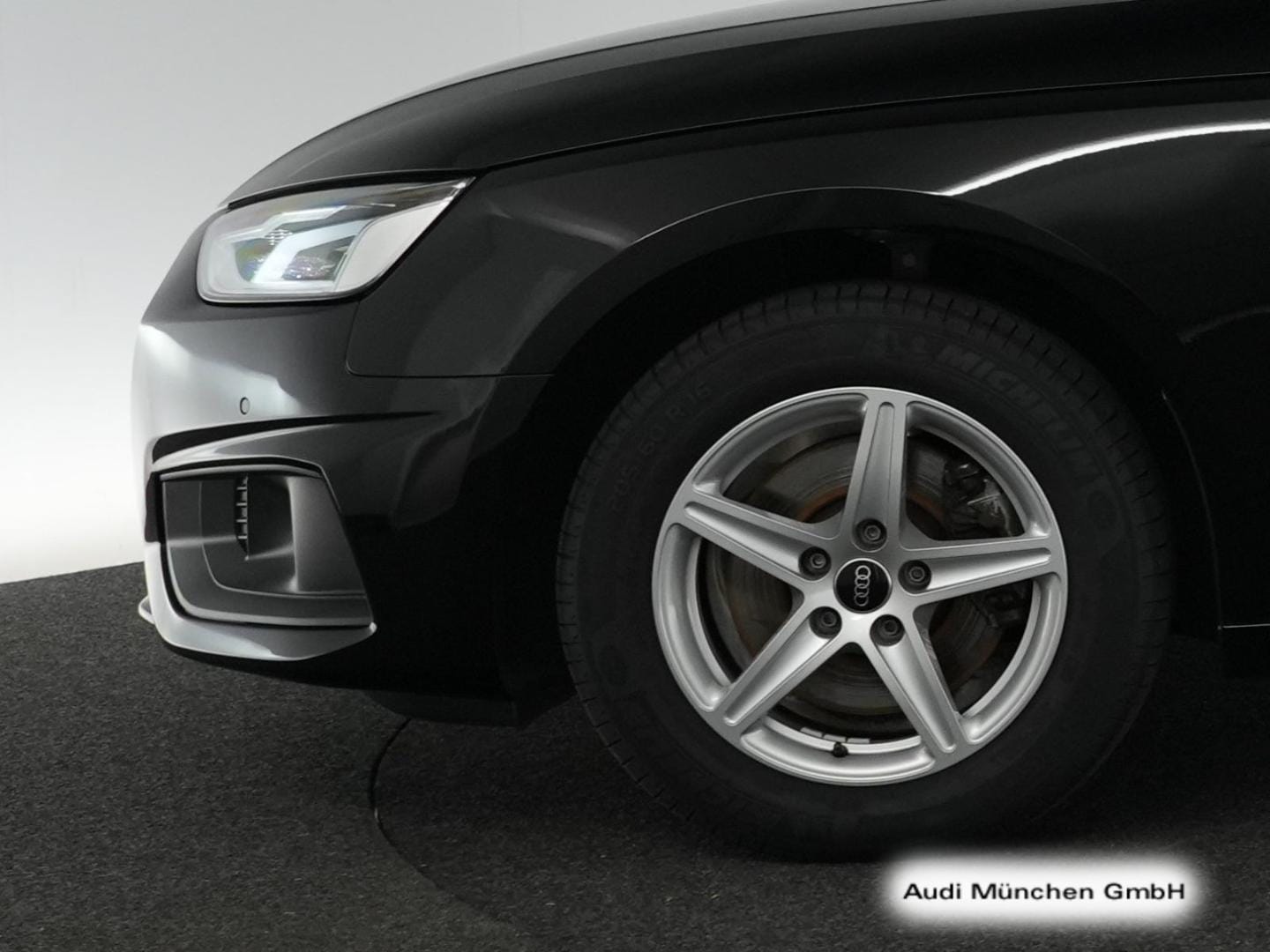 Bild über Audi A4 Avant 35 TFSI S tronic - für weitere Informationen kontaktieren Sie den Audi Partner