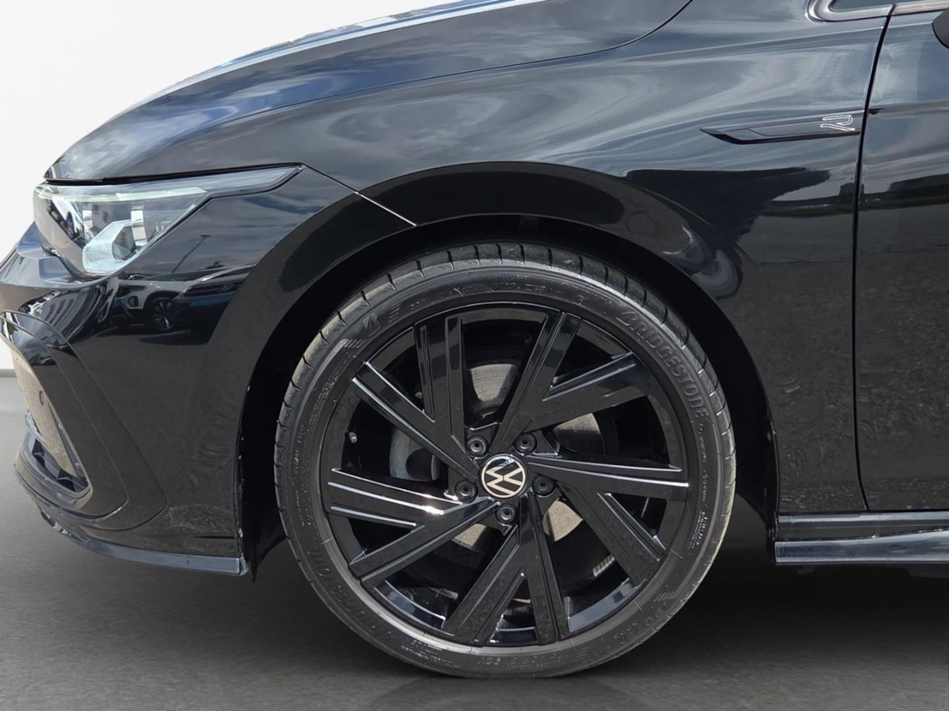 Volkswagen Golf R-Line