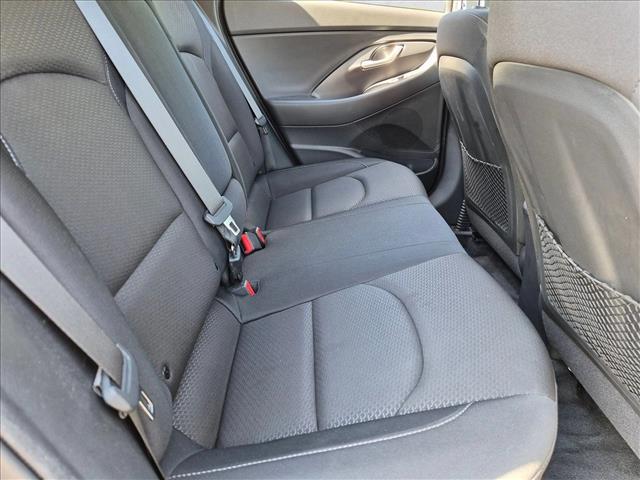 2018 Hyundai Elantra GT 17