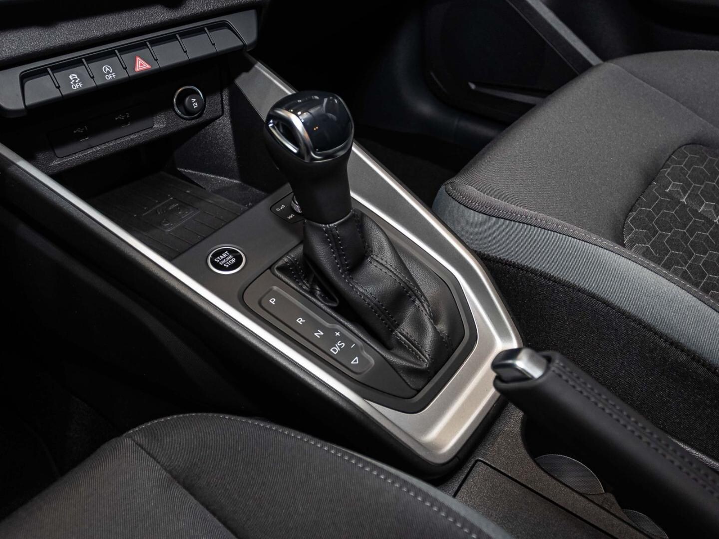 Bild über Audi A1 Sportback S line 35 TFSI S tronic - für weitere Informationen kontaktieren Sie den Audi Partner