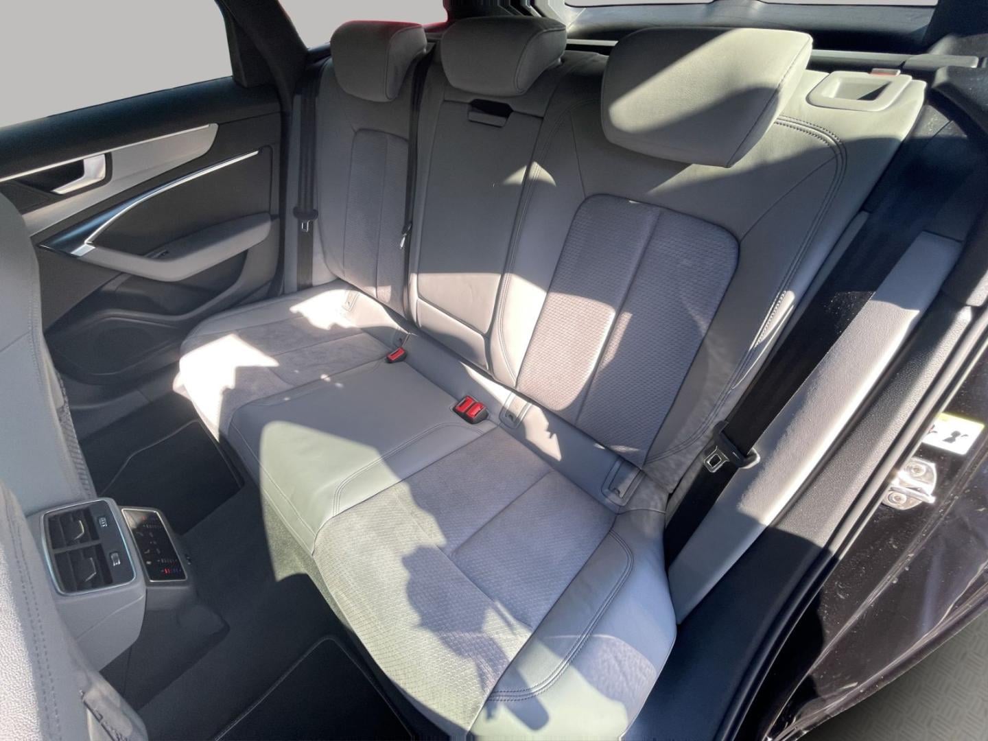 Bild über Audi S6 Avant TDI quattro tiptronic - für weitere Informationen kontaktieren Sie den Audi Partner