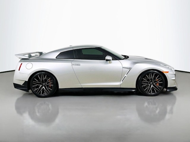 2024 Nissan GT-R