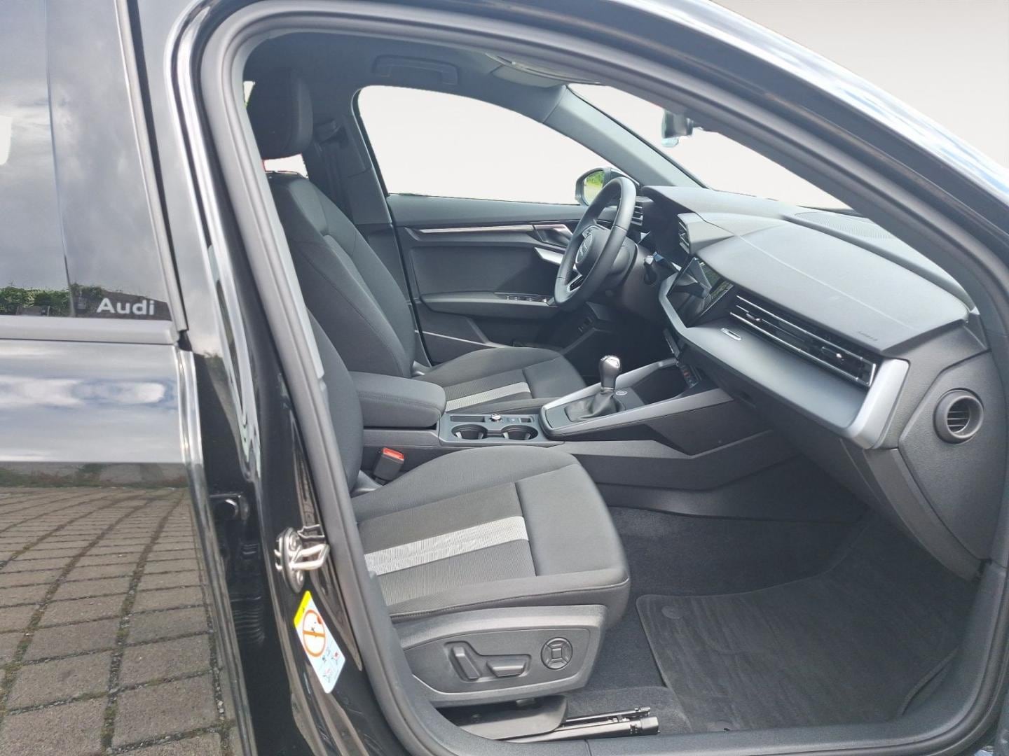 Bild über Audi A3 Sportback TFSI Schaltgetriebe - für weitere Informationen kontaktieren Sie den Audi Partner