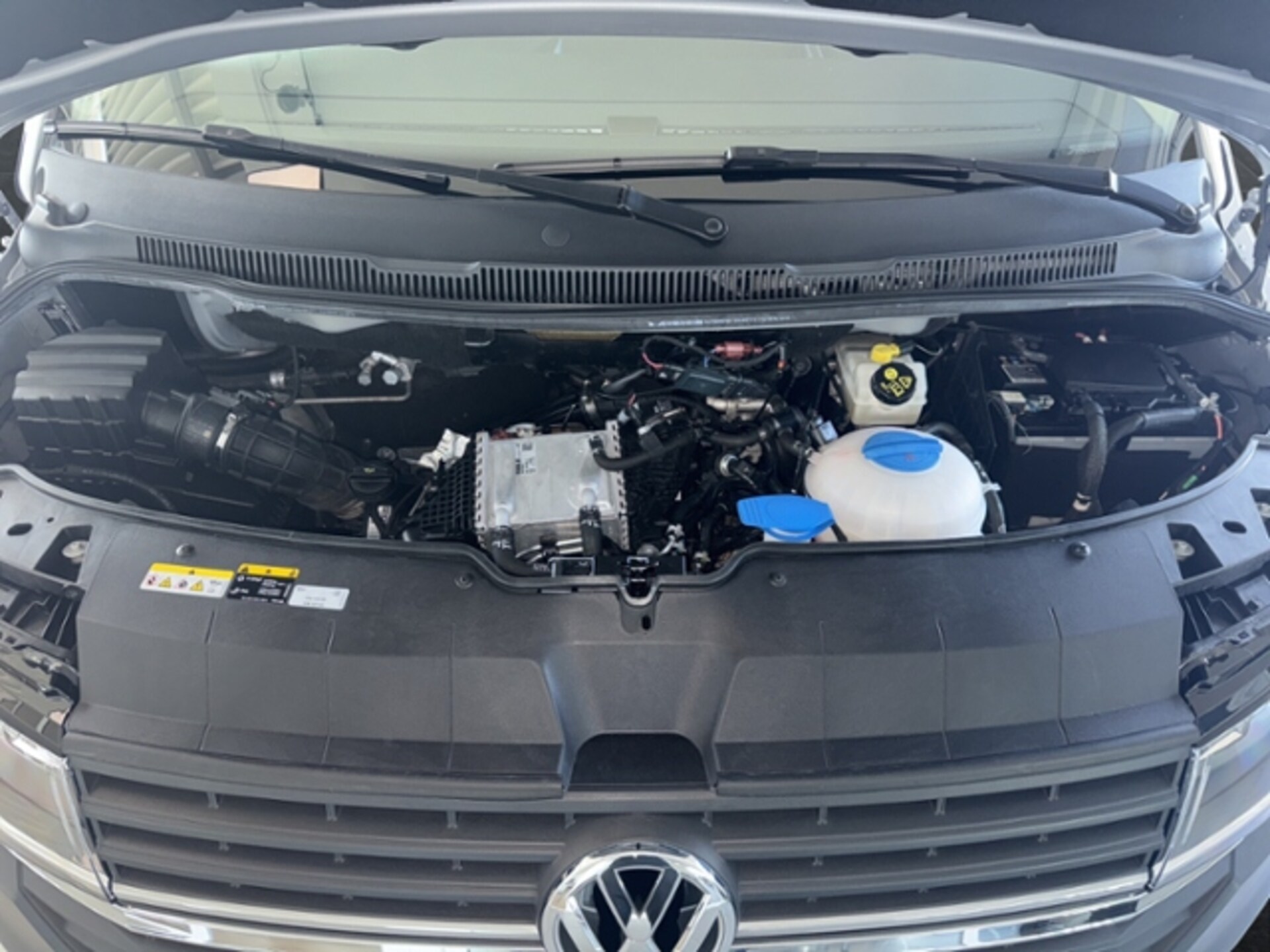 Volkswagen T6.1 Transporter Kombi langer Radstand