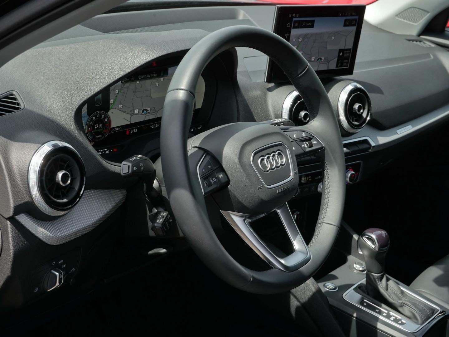 Bild über Audi Q2 advanced 40 TFSI quattro S tronic - für weitere Informationen kontaktieren Sie den Audi Partner