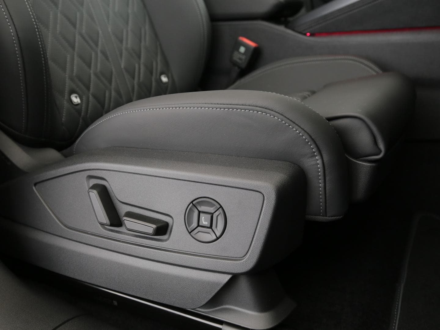 Bild über Audi SQ5 Sportback TFSI 270 kW S tronic - für weitere Informationen kontaktieren Sie den Audi Partner