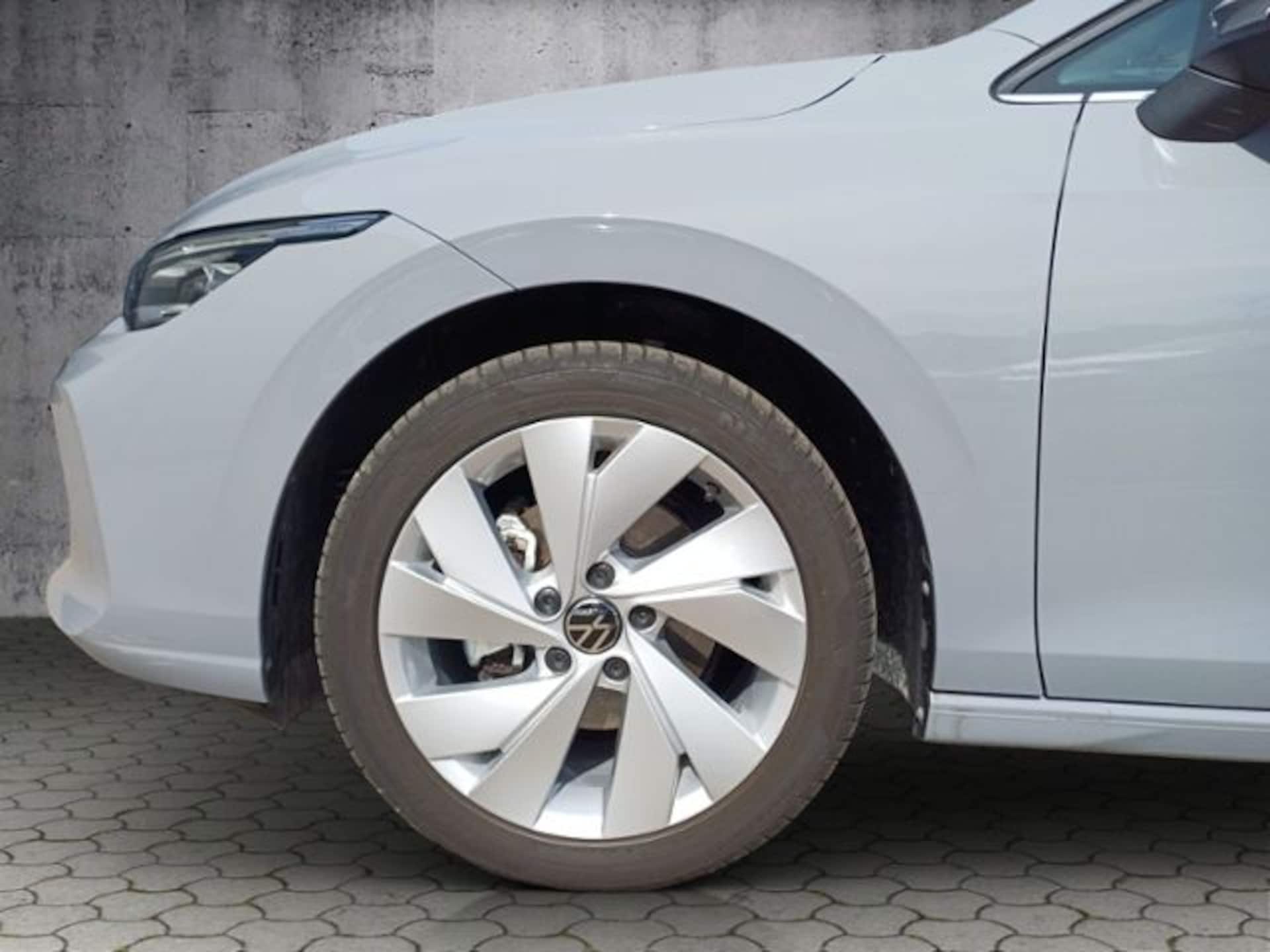 Volkswagen Golf Style