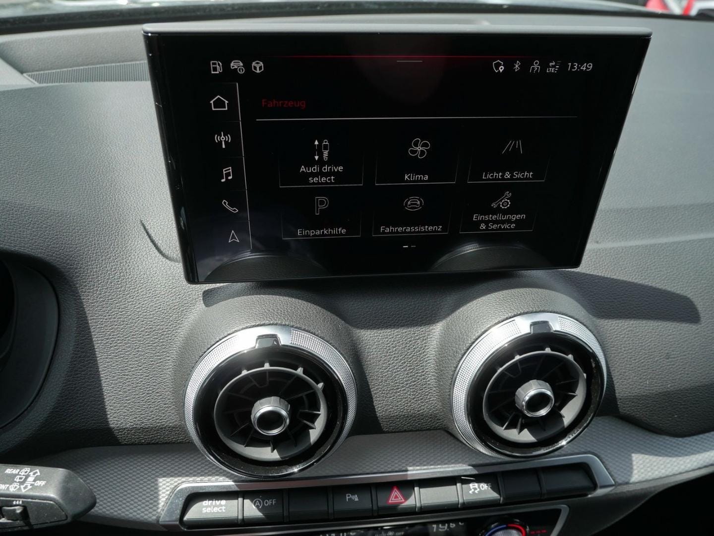 Bild über Audi Q2 advanced 40 TFSI quattro S tronic - für weitere Informationen kontaktieren Sie den Audi Partner