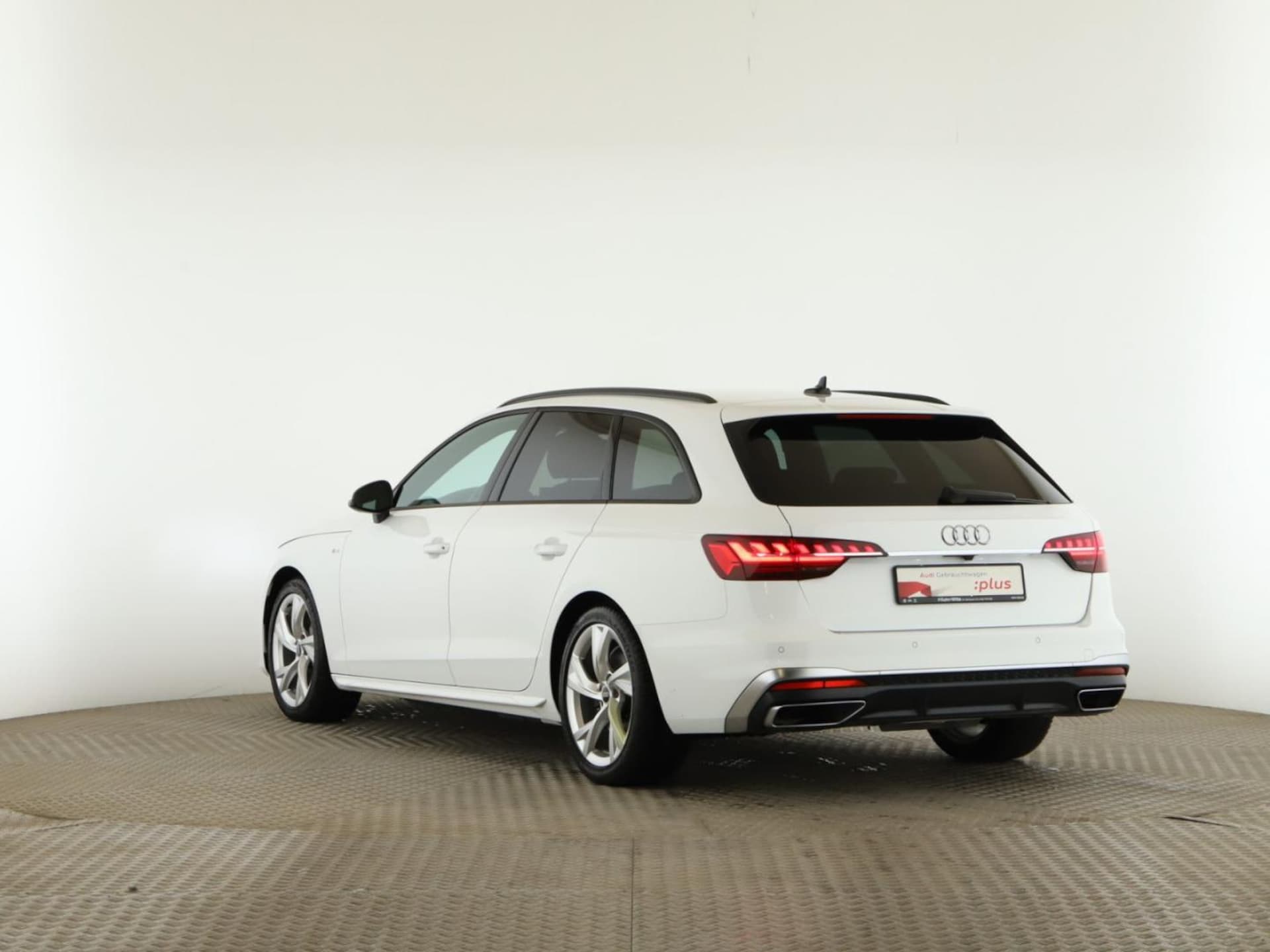 Audi A4 Avant S line