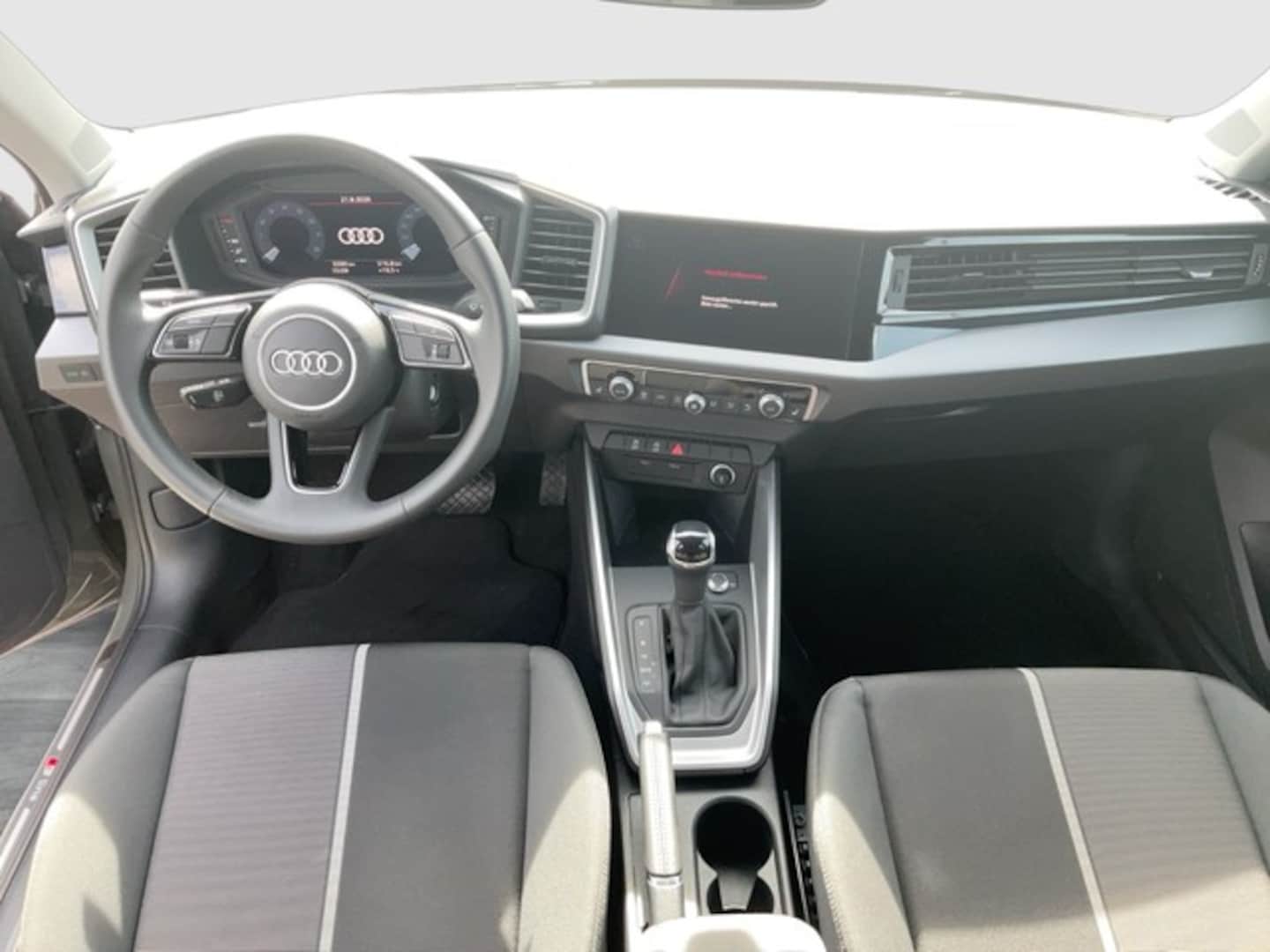 Bild über Audi A1 Sportback S line 25 TFSI S tronic - für weitere Informationen kontaktieren Sie den Audi Partner