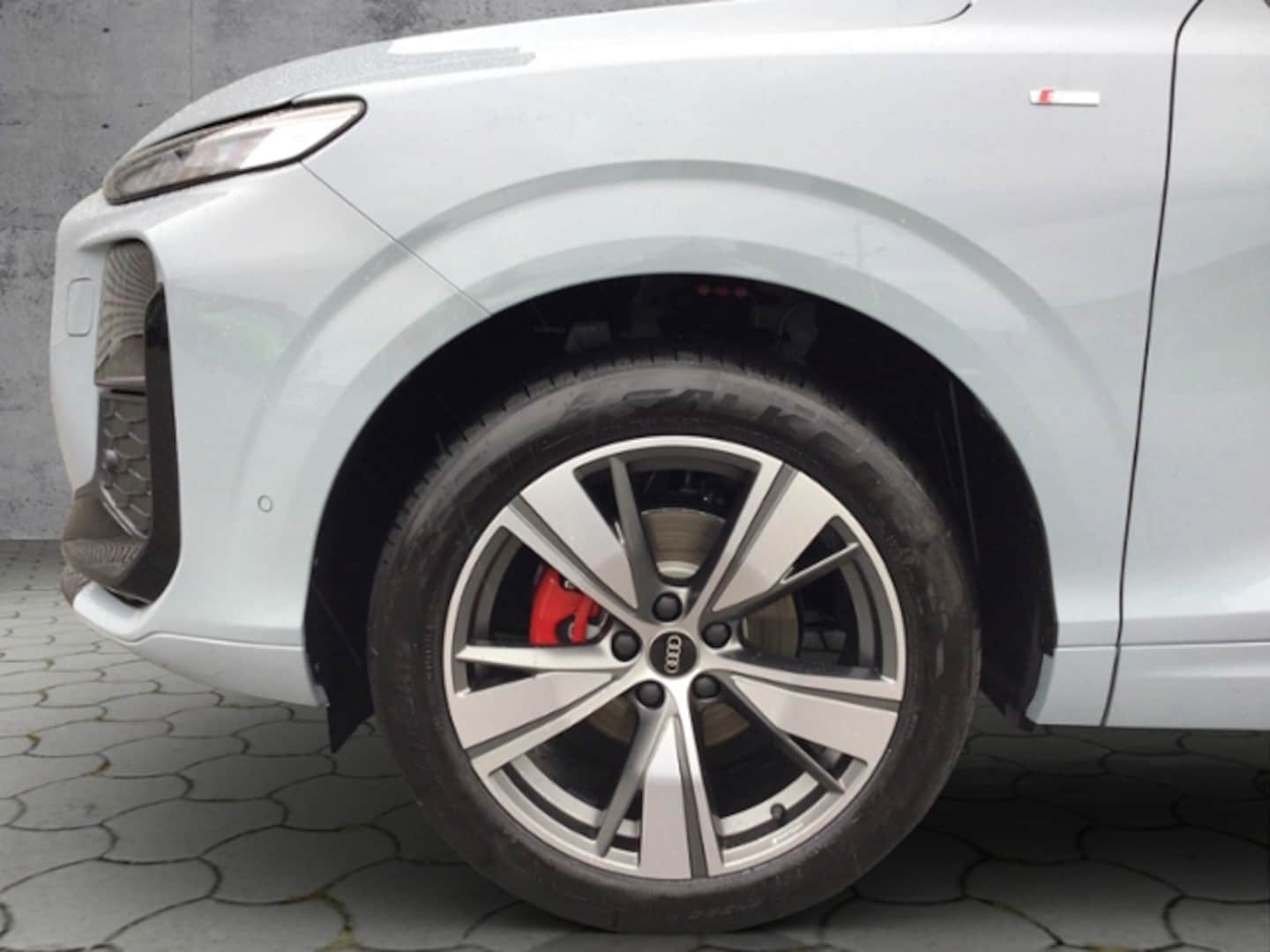 Bild über Audi Q3 SUV TFSI 110 kW S tronic - für weitere Informationen kontaktieren Sie den Audi Partner