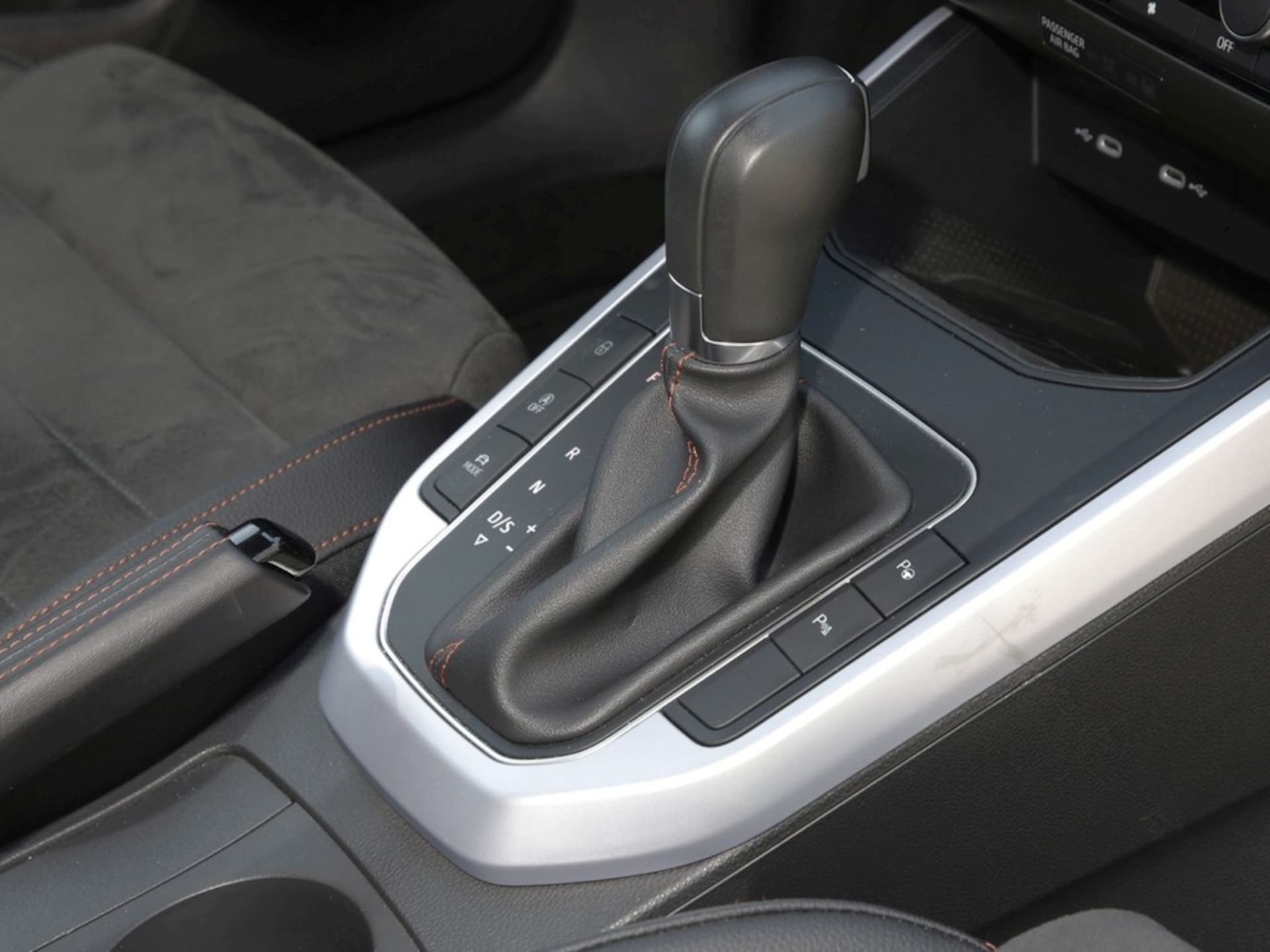 SEAT Arona FR