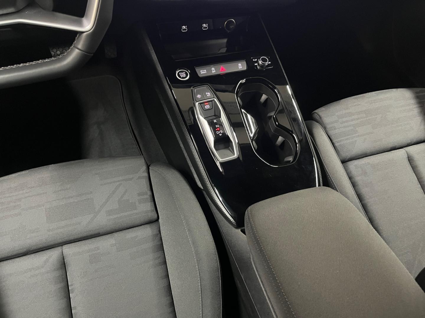 Bild über Audi A5 Limousine TFSI S tronic - für weitere Informationen kontaktieren Sie den Audi Partner