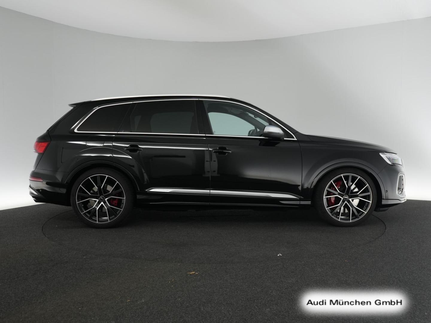 Bild über Audi SQ7 SUV TFSI quattro tiptronic - für weitere Informationen kontaktieren Sie den Audi Partner