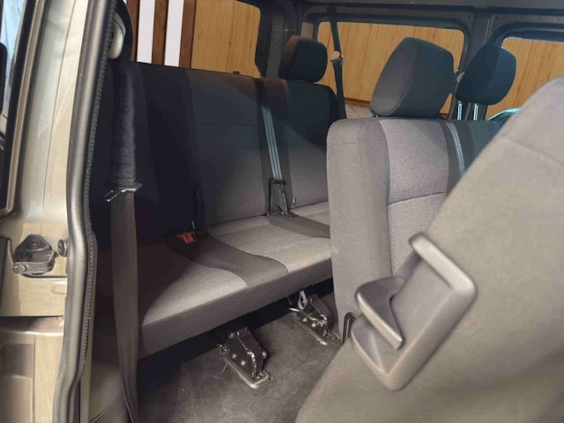 Volkswagen T6 Transporter Kombi