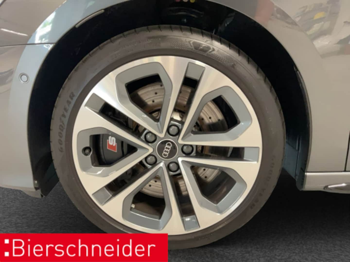 Bild über Audi S3 Sportback TFSI quattro S tronic - für weitere Informationen kontaktieren Sie den Audi Partner