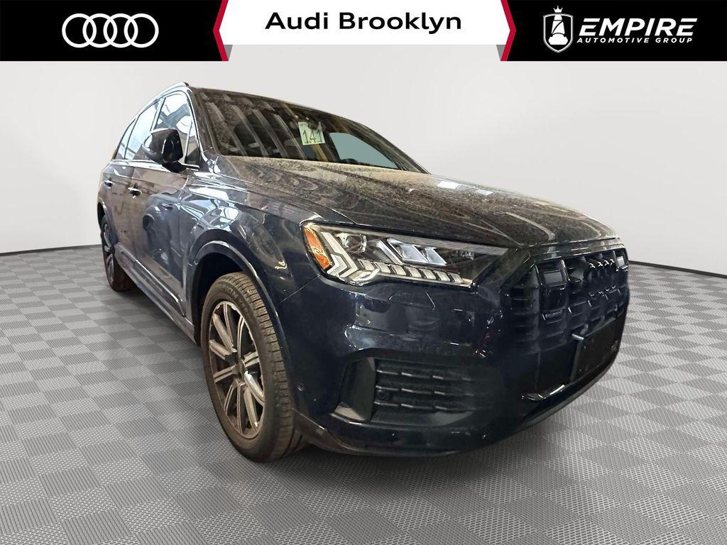 2023 Audi Q7 45 Premium Plus quattro Tiptronic's photo