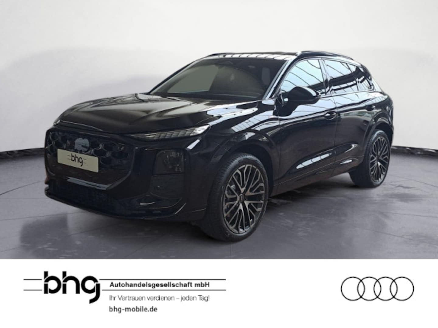 Bild über Audi Q3 SUV TFSI quattro 195 kW S tronic - für weitere Informationen kontaktieren Sie den Audi Partner