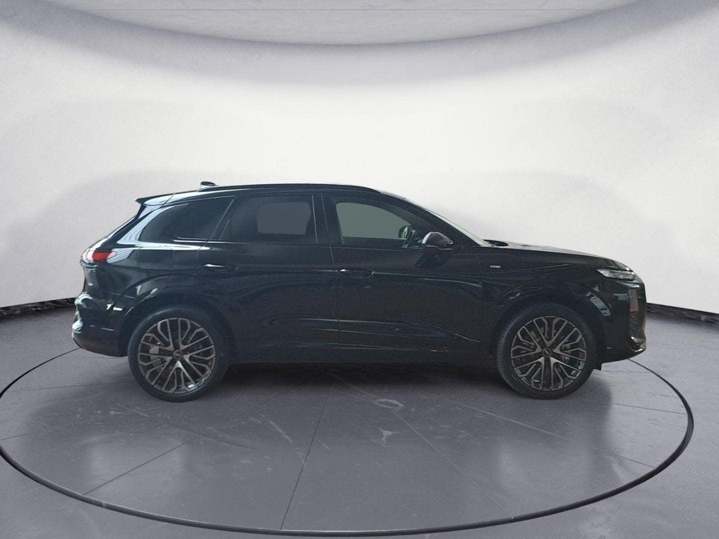 Bild über Audi Q3 SUV TFSI quattro 195 kW S tronic - für weitere Informationen kontaktieren Sie den Audi Partner