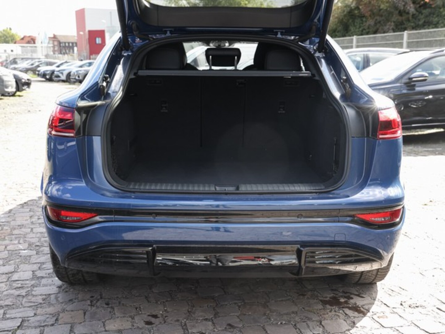 Bild über Audi Q6 Sportback e-tron e-tron performance - für weitere Informationen kontaktieren Sie den Audi Partner