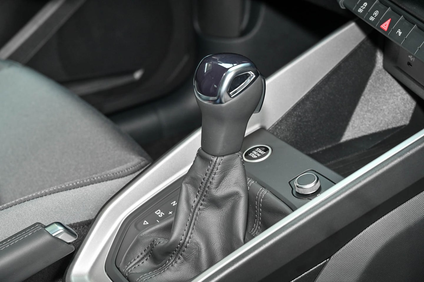 Bild über Audi A1 Sportback S line 30 TFSI S tronic - für weitere Informationen kontaktieren Sie den Audi Partner