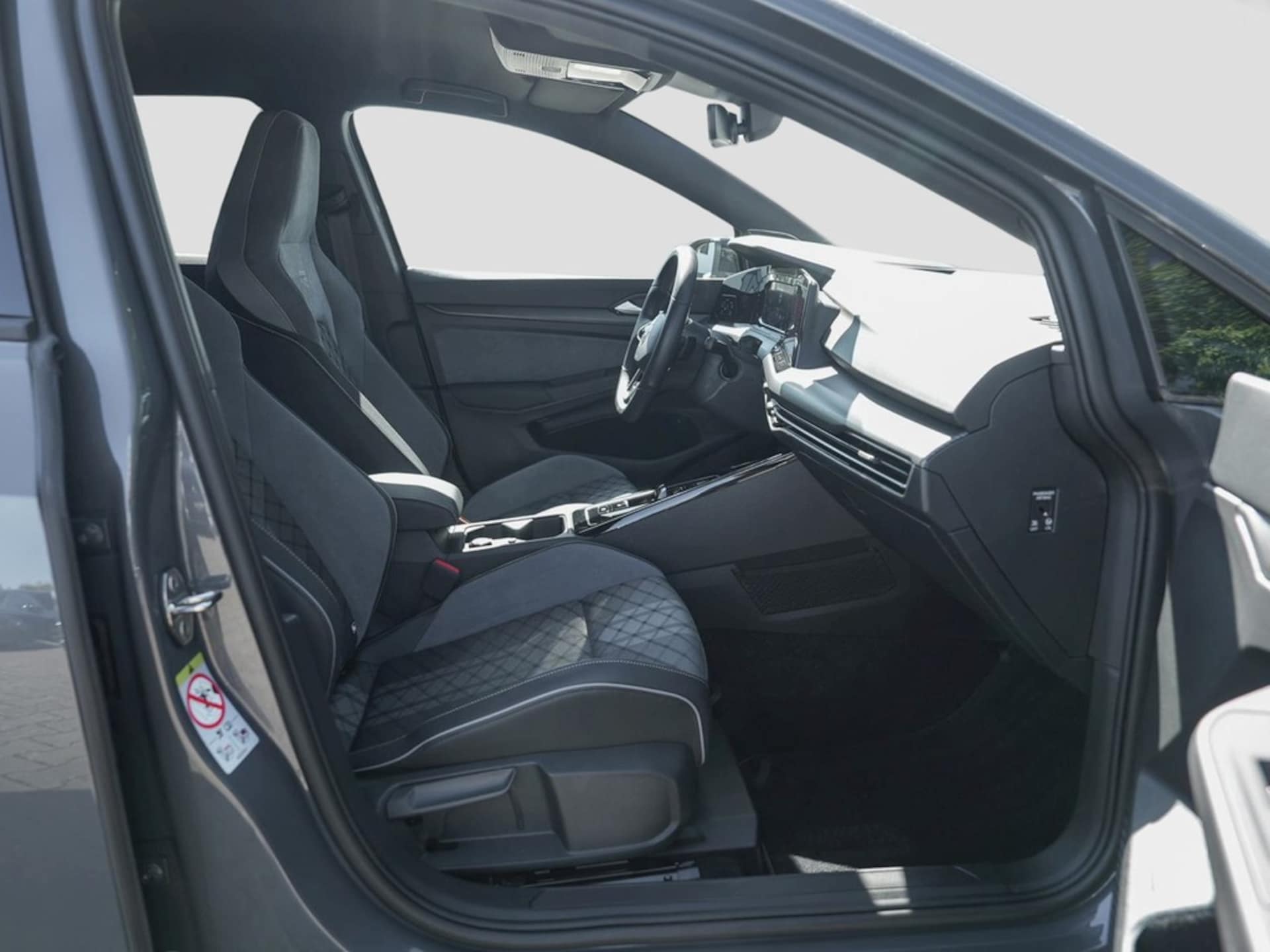 Volkswagen Golf R-Line