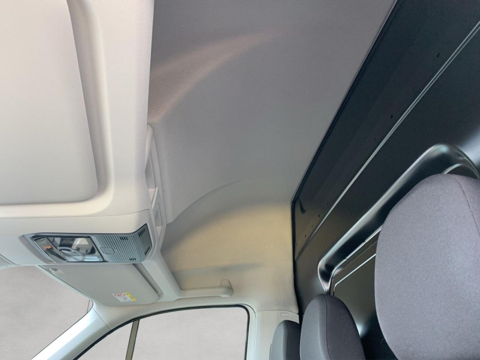 Volkswagen Crafter Kasten mittlerer Radstand – Bild 16