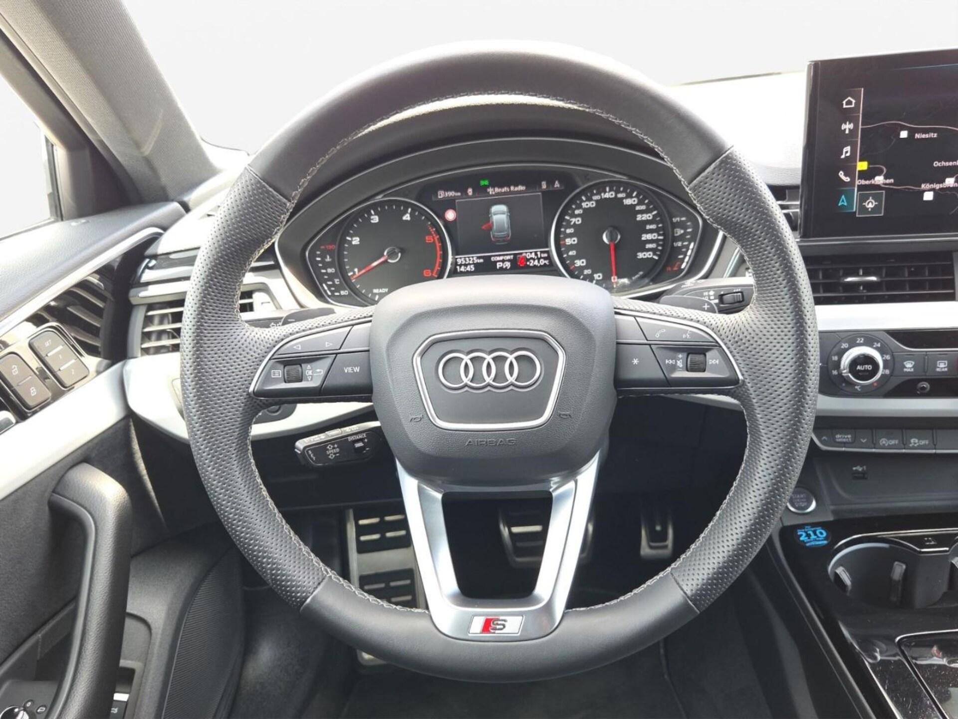Audi A4 Avant S line
