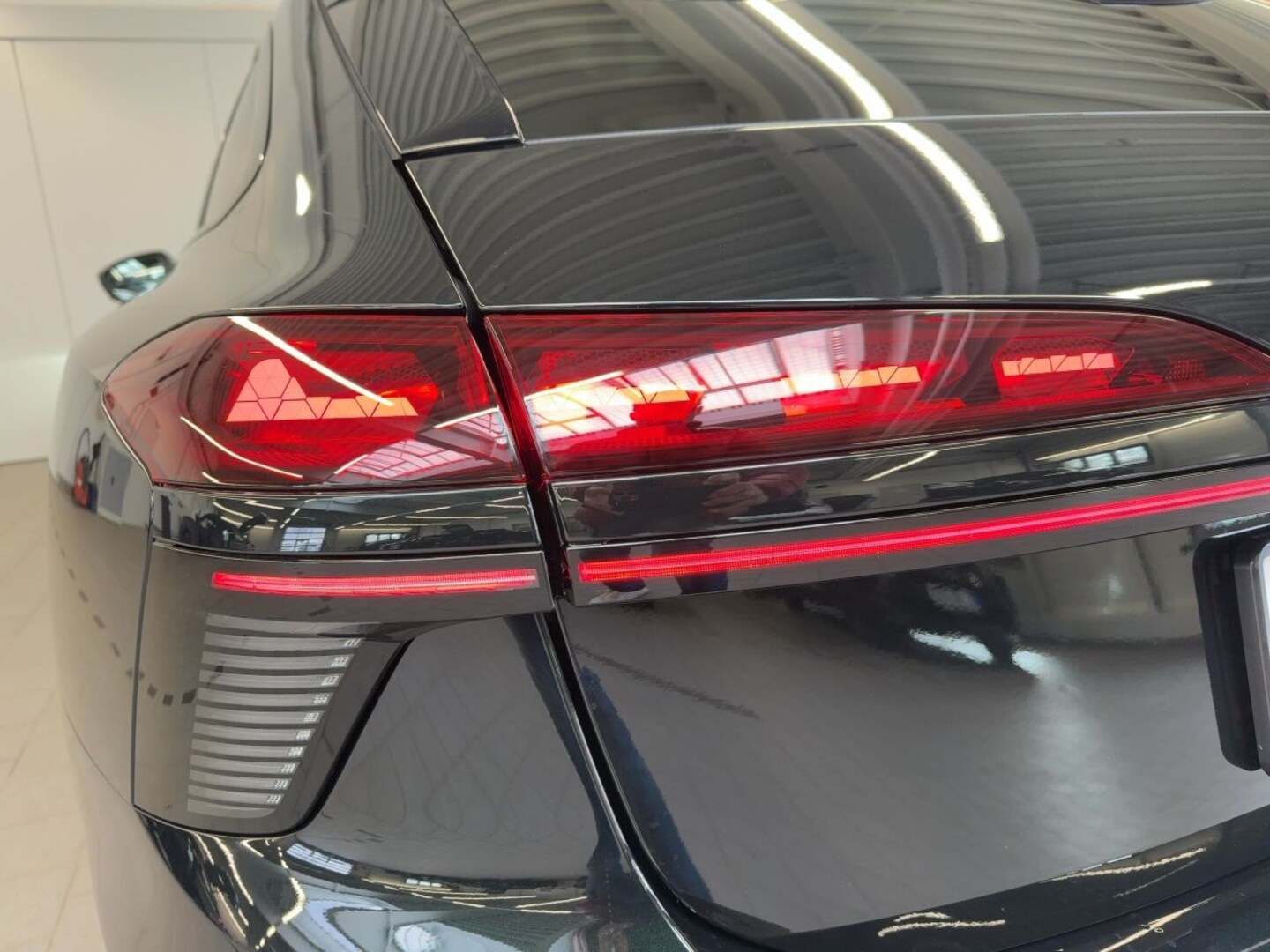 Bild über Audi A6 Avant TFSI quattro 270 kW S tronic - für weitere Informationen kontaktieren Sie den Audi Partner