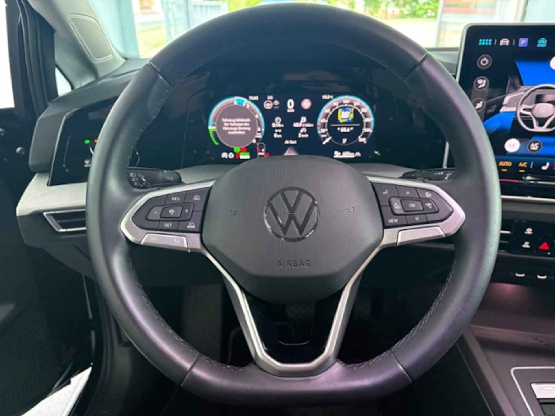 Volkswagen Golf Life