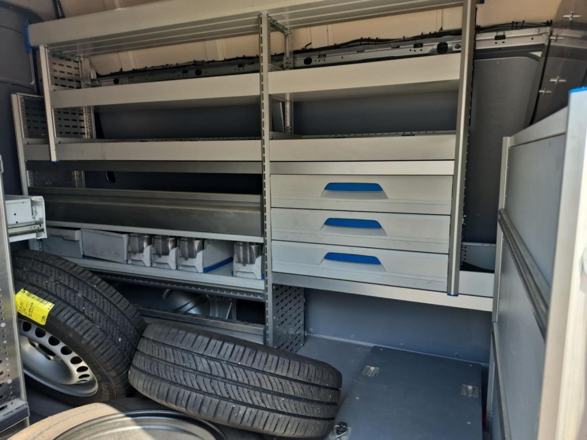 Volkswagen T6.1 Transporter Kasten langer Radstand