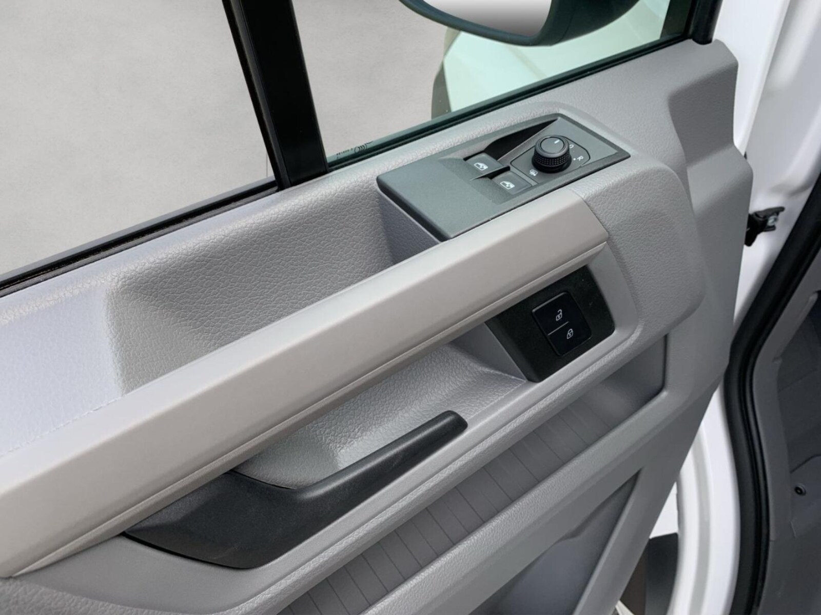 Volkswagen Crafter Kasten mittlerer Radstand – Bild 17