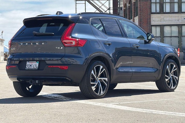 2022 Volvo XC40