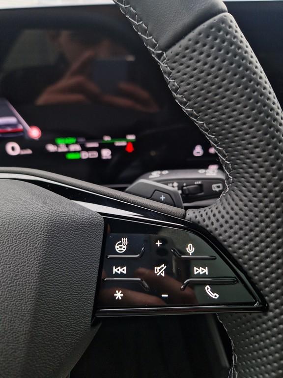 Image about Audi Q6 SUV e-tron S line e-tron performance 225,00 kW