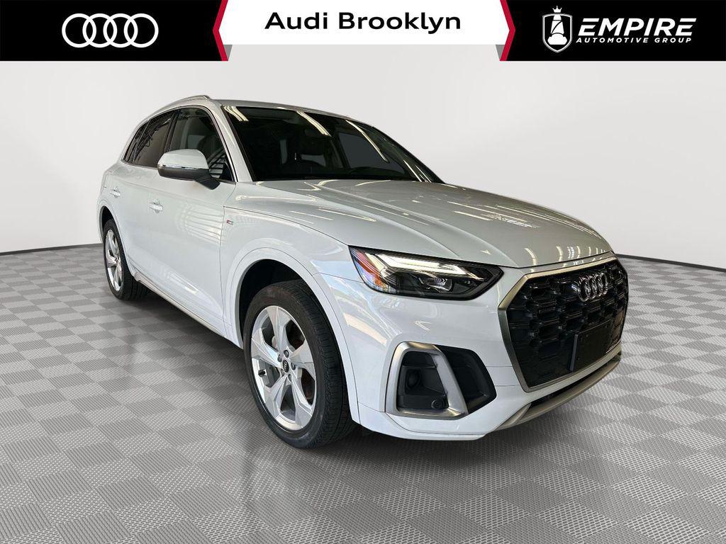 2023 Audi Q5 45 Premium Plus's photo